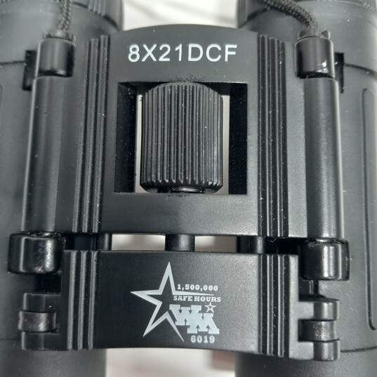 WM 6019 Black DCF Compact Binoculars in Case image number 6