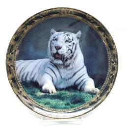 Bradford Exchange | 4665A Solemn Sovereign by James P. Rowan Portraits of Majesty Plate