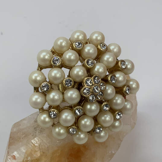 Designer Stella & Dot Gold-Tone Pearl And Rhinestone Floral Elegant Ring image number 3