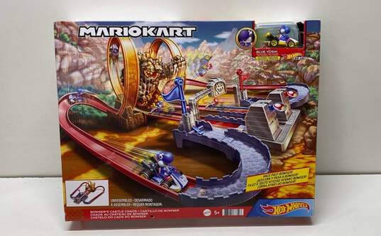 Hot Wheels Mario Kart Bowser's Castle Chaos image number 1