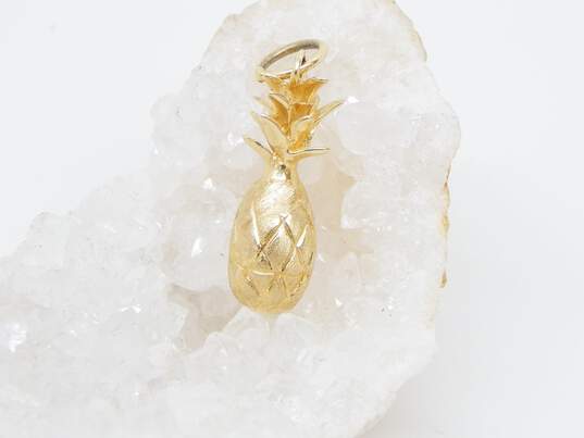 14K Yellow Gold Pineapple Charm Pendant 2.3g image number 4