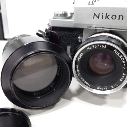 Nikon F 35mm Film Camera Bundle in Train Case image number 3