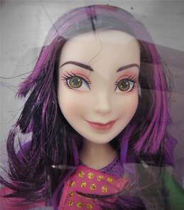 2014 Hasbro Disney Descendants Mal Isle Of The Lost Doll IOB Maleficent Daughter alternative image