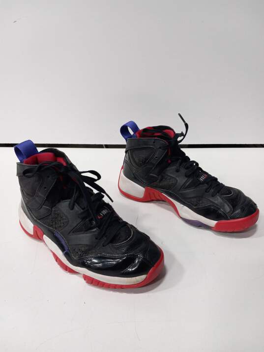Jordan Sneakers Size 7.5 image number 3