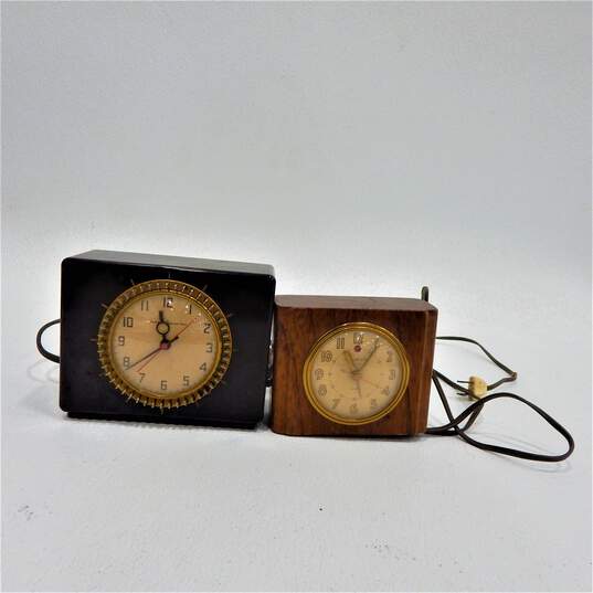 2 Vintage General Electric Clocks 7H162 Wood & 8H58 Bakelite Household Timer Clock image number 1