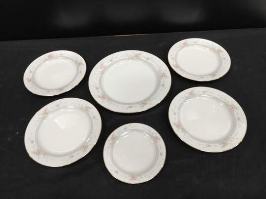 Set of Six Dream Street China Plates image number 1