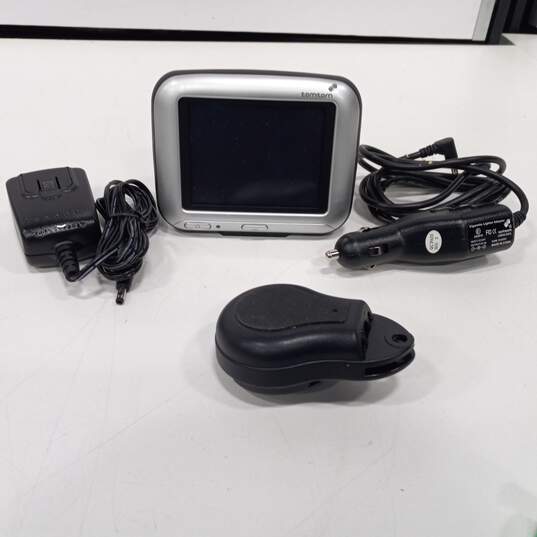 Tomtom Go 700 Automotive GPS w/ Accessories image number 2