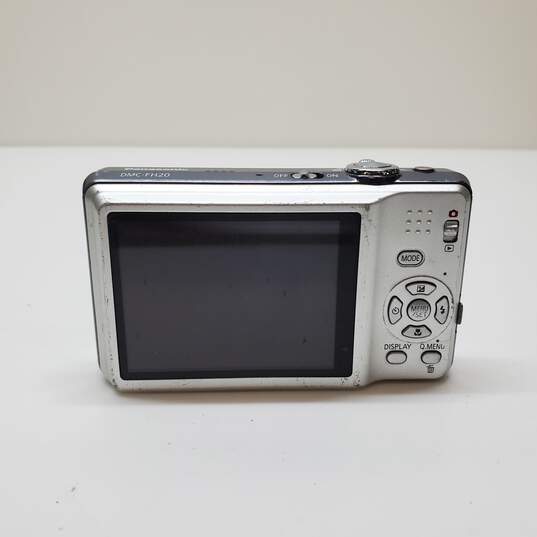 Panasonic Lumix DMC-FH20 14 Megapixel Digital Camera Silver Untested image number 5