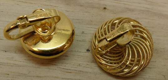 Vintage Crown Trifari Gold Tone Clip On Earrings 19.5g image number 3