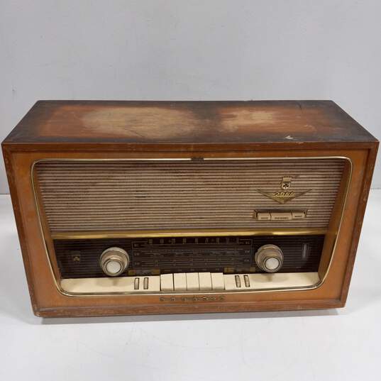 Vintage Grundig 2066 Radio *For parts or repair* image number 1
