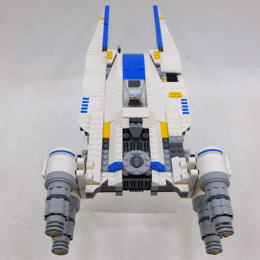 LEGO Star Wars 75155 Rebel U-Wing Fighter Open Set image number 4