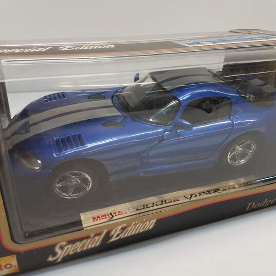 Maisto Special Edition Blue 1996 Dodge Viper GTS 1:18 Scale Diecast IOB image number 5