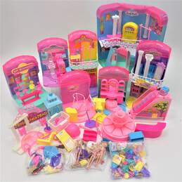 VNTG Melanie's Mall Playset W/ Dolls Accessories Clothing Furniture Pets