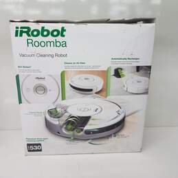 IRobot Roomba Vacuum Cleaning Robot / Powers ON alternative image