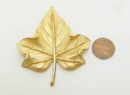 VNTG Crown Trifari Mid Century Brushed Gold Tone Maple Leaf Brooch alternative image