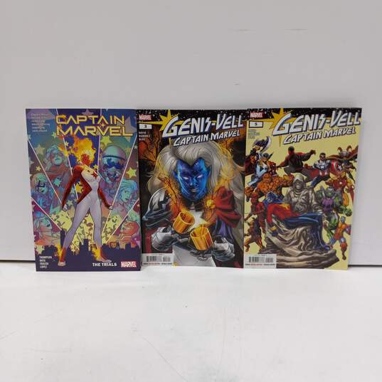 Bundle of 17 Avengers Comic Books (9lbs) image number 6