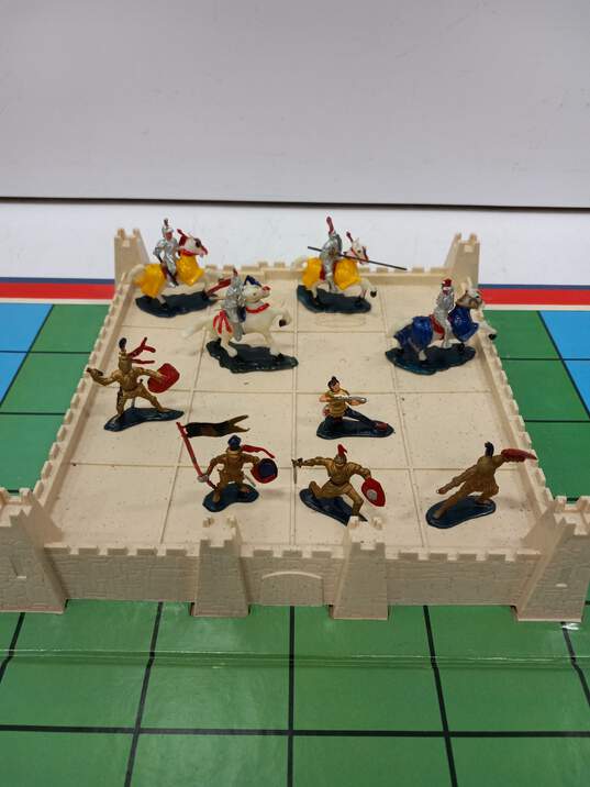 Vintage Siege Board Game image number 2