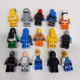 Bundle of Lego Space Minifigures alternative image