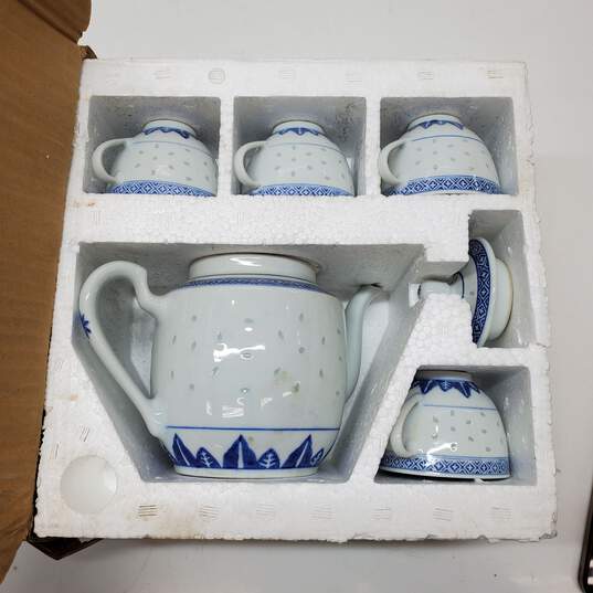 Blue Dragon Tea Set image number 1