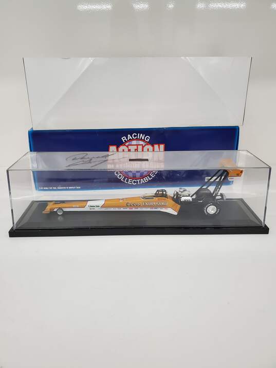 Ltd Ed 1:24 Scale Model Darrell Gwynn Top Fuel Dragster in Display Case image number 6