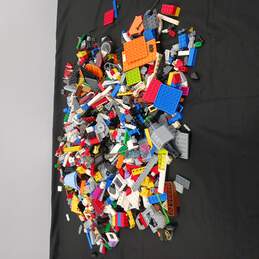 6 lb Lot of Assorted Lego Building Bricks