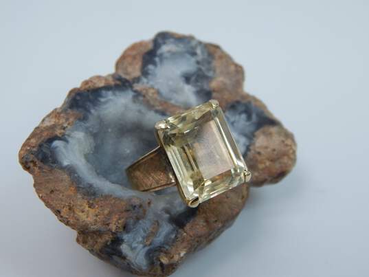 18K Yellow Florentine & Polished Gold Emerald Cut Citrine Cocktail Ring 7.5g image number 2