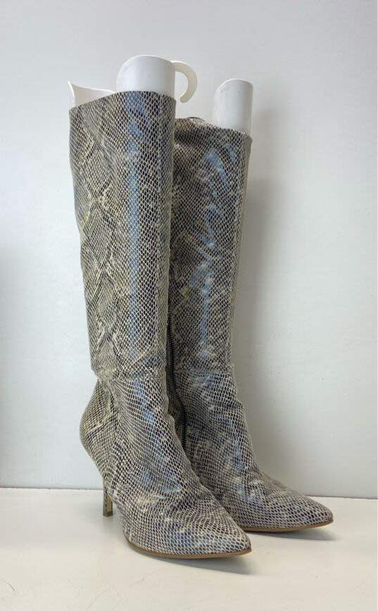 B. Makowsky Snake Embossed Leather Slip-On Boots Grey 7.5 image number 3