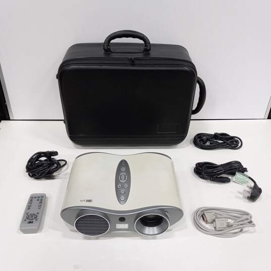 3M S10 Projector W/ Case image number 1