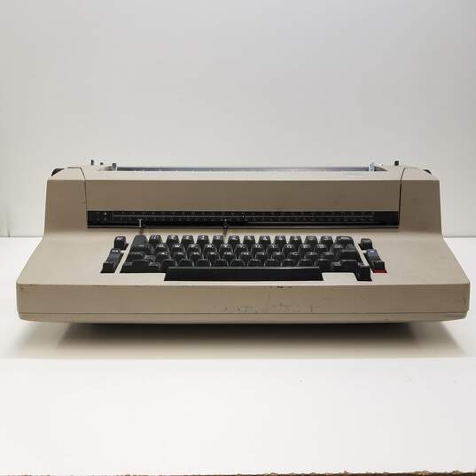 IBM Selectric II Electric Typewriter image number 2