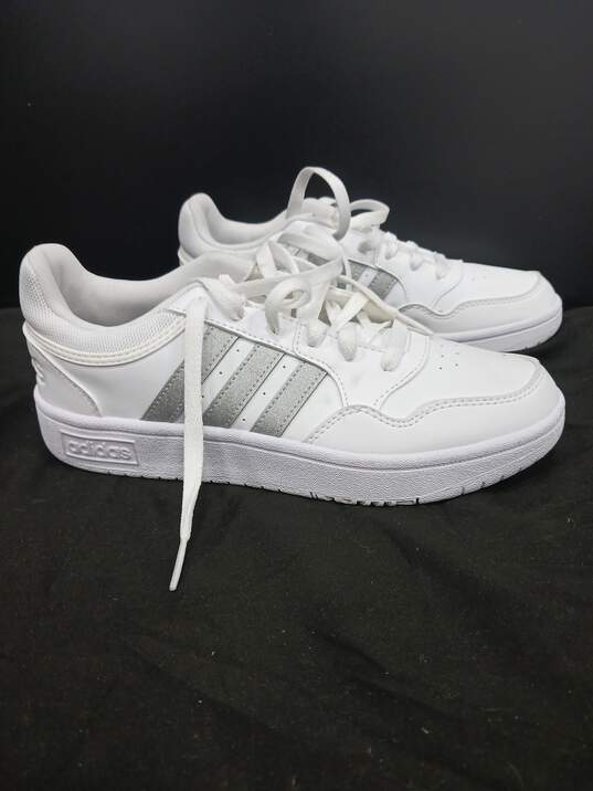 Adidas Womens Athletic Shoes  Sz 7.5 image number 4