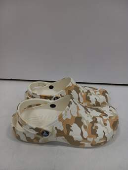 Crocs White Camo Shoes Size M7 W9 alternative image