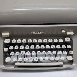 Untested Vintage Royal Typewriter Beige alternative image