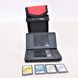 Nintendo DS Lite + case w/ 4 games