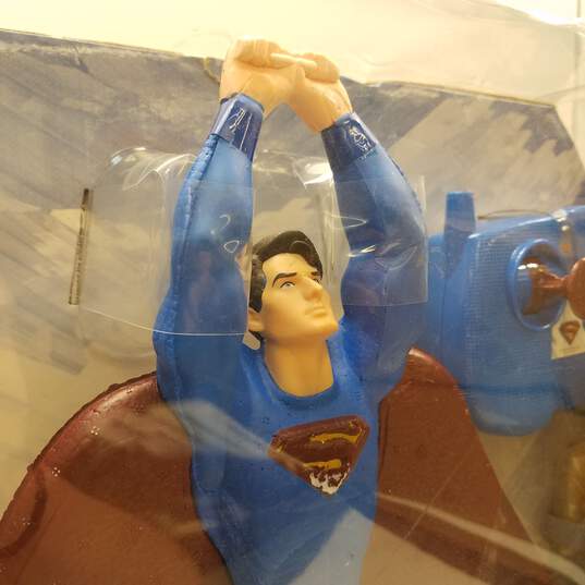Mattel J2098 DC Superman Returns R/C Superman Flying Figure image number 2