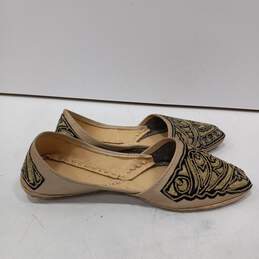 Golden Embroidered Ladies Slip On Shoes Size 8 alternative image