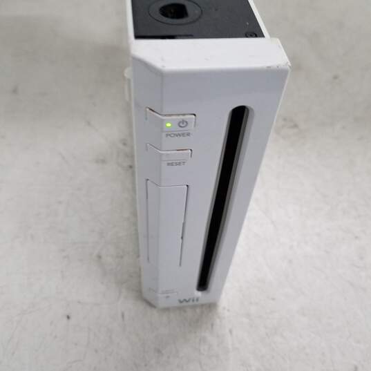 Nintendo Wii for Parts and Repair image number 4