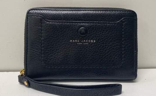 Marc By Marc Jacobs Black Leather Zip Around Card Wallet image number 1