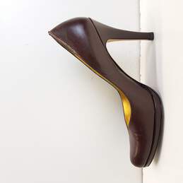 Tahari Heels Brown Size 7.5 alternative image