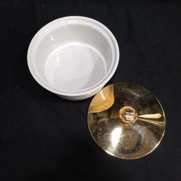 Vintage Hall Round Ceramic Baking Dish w/Gold Lid alternative image