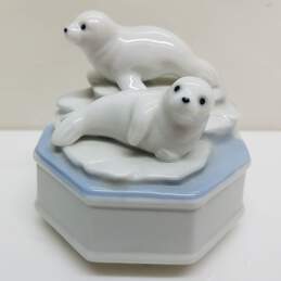 Vintage Otagiri Japan cute baby seals music box - untested alternative image