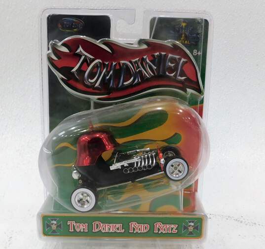 Tom Daniel Rad Ratz RED BARON Rat Rod 1:43 Diecast Car Toy Zone image number 1