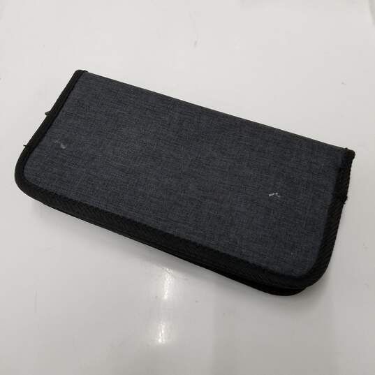 Nintendo Switch Carrying Case image number 3