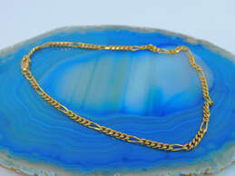 14K Yellow Gold Delicate Figaro Chain Bracelet 3.4g alternative image