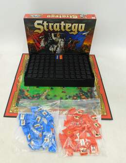 1999 Hasbro Milton Bradley Stratego Board Game