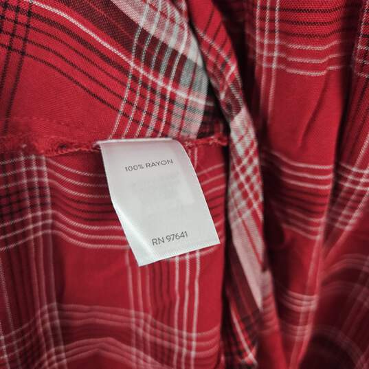 Red Plaid Long Sleeve Buttoned Shirt image number 3