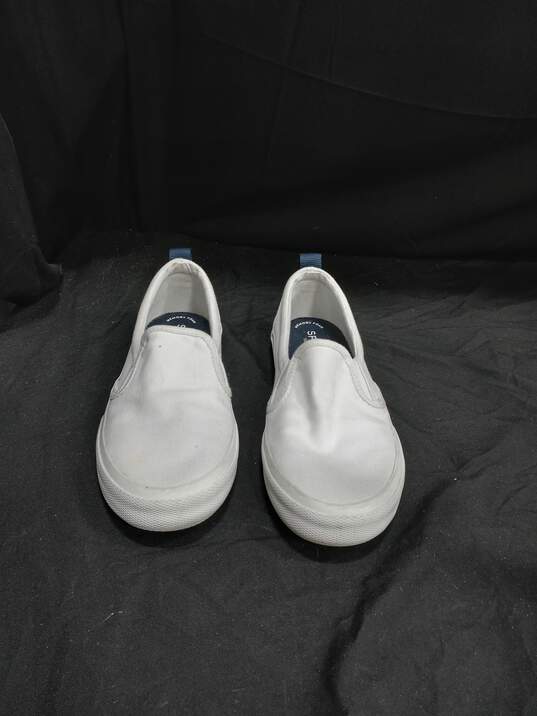 Women's Sperry Slip On Shoes Size 7.5 image number 2