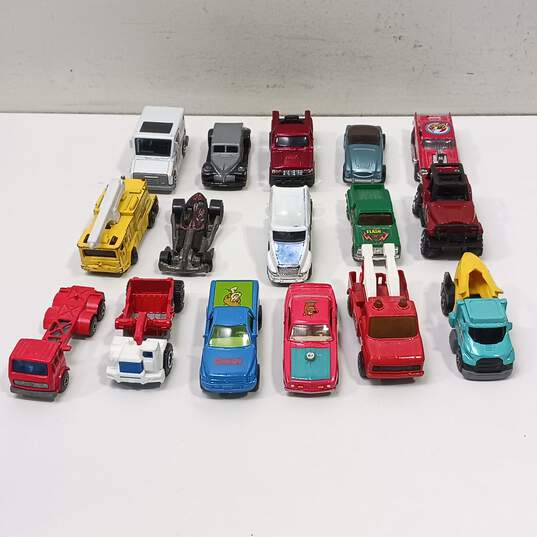 Matchbox Assorted Toy Vehicle Bundle image number 2