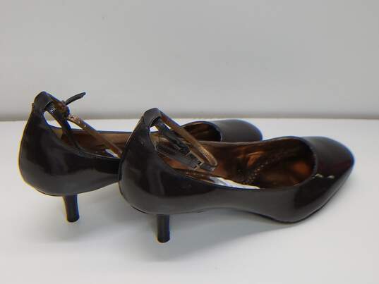 BCBG Women's Pump Heel Shoe Size 7B image number 3