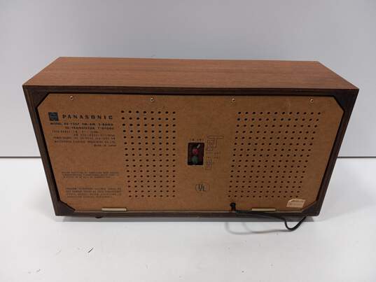Vintage 1960's Panasonic Solid State AM/FM Radio image number 2