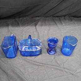 Bundle of 4 Assorted Cobalt Blue Glass Decorations alternative image